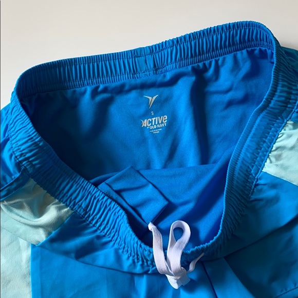 Old Navy Active women’s running shorts - Picture 2 of 8